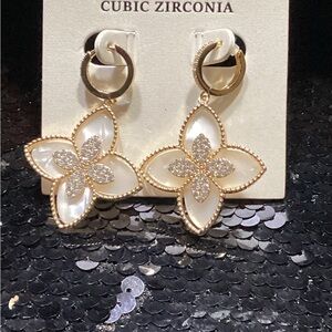Piper K Elegant Gold and White Cubic Zirconia Flower Earrings